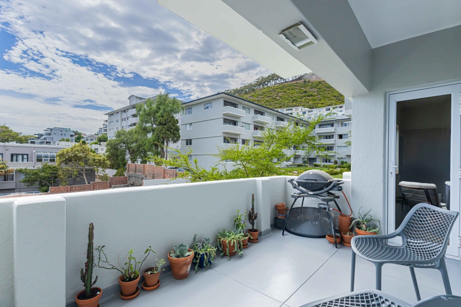 2 Bedroom Property for Sale in Sea Point Western Cape
